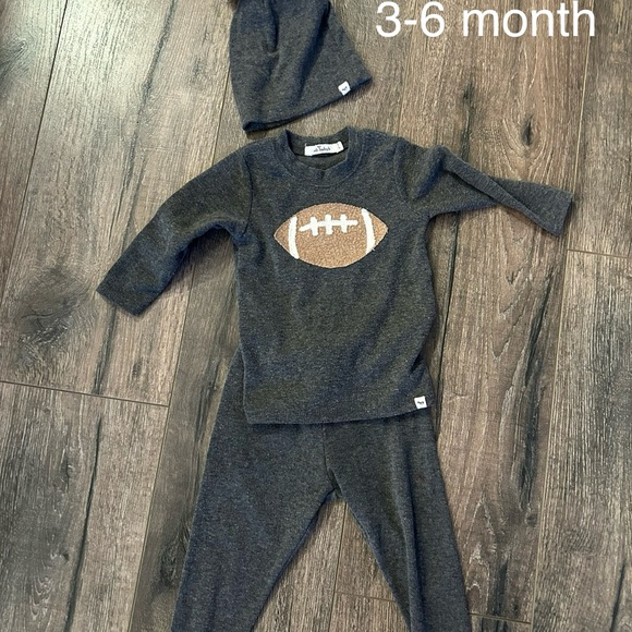 Cozy Gray Football Set 3-6m from Oh Baby boutique! - Picture 1 of 1